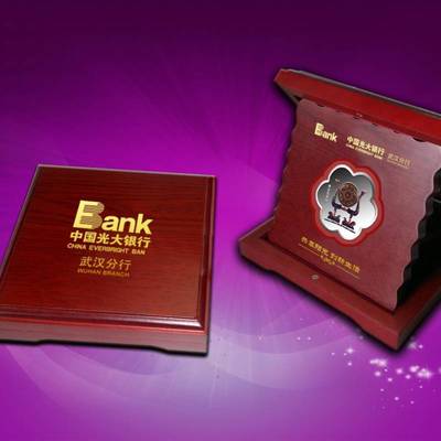 定制礼品与纪念币 企业形象策划与情感传递的艺术